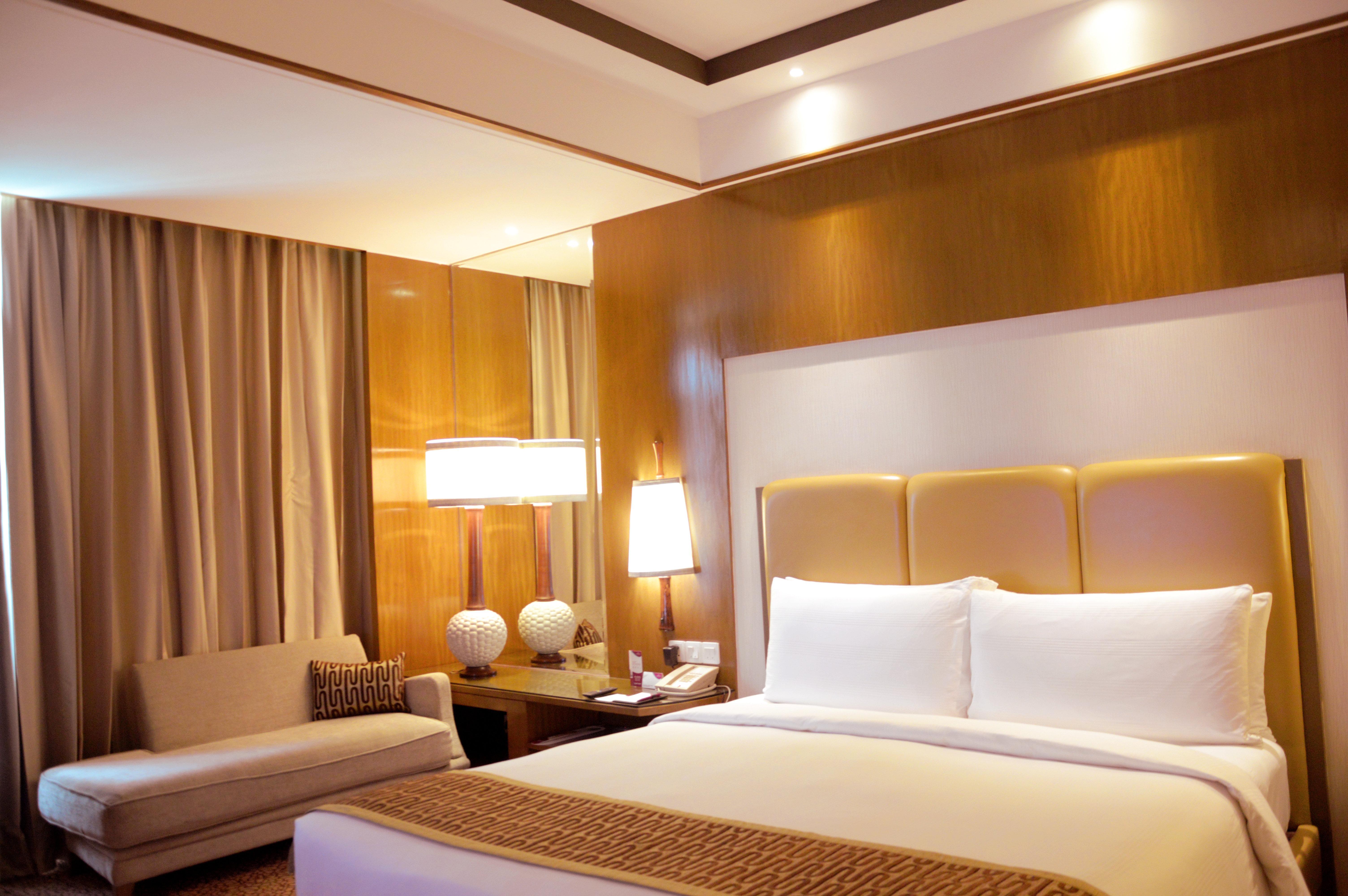 Hotel Crowne Plaza New Delhi Okhla By Ihg Exterior foto A bedroom at the hotel