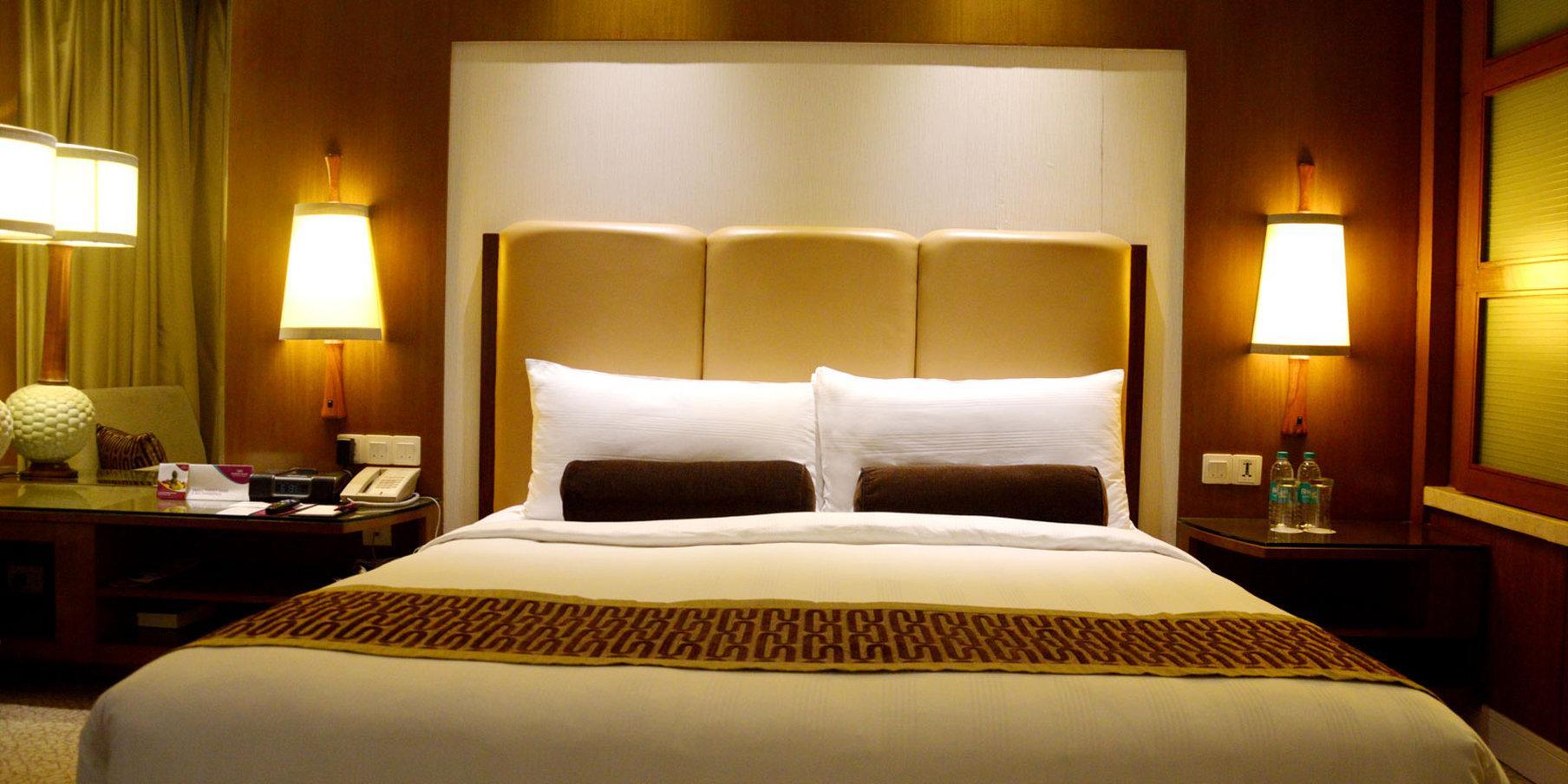 Hotel Crowne Plaza New Delhi Okhla By Ihg Exterior foto A bed
