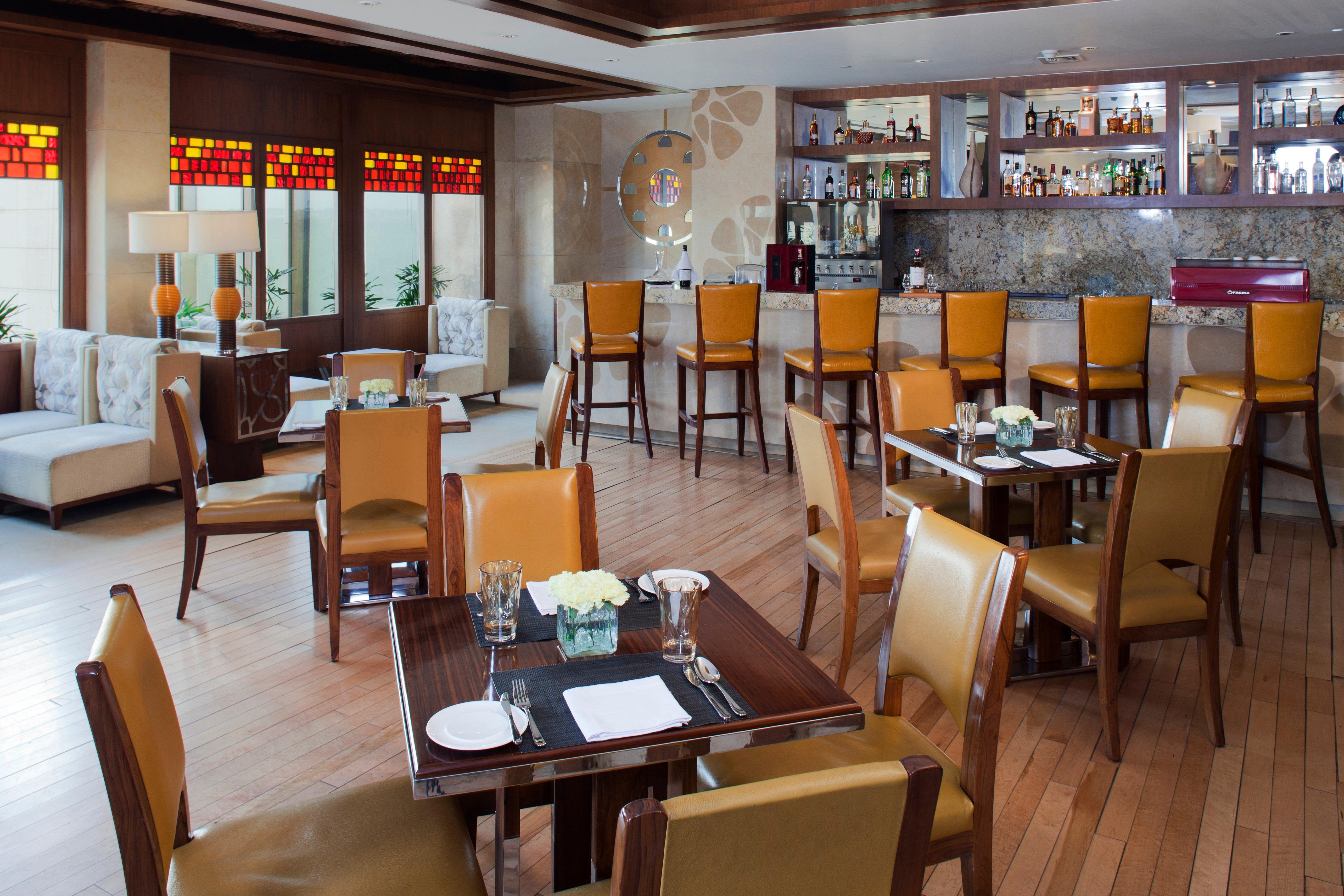Hotel Crowne Plaza New Delhi Okhla By Ihg Exterior foto The Bar