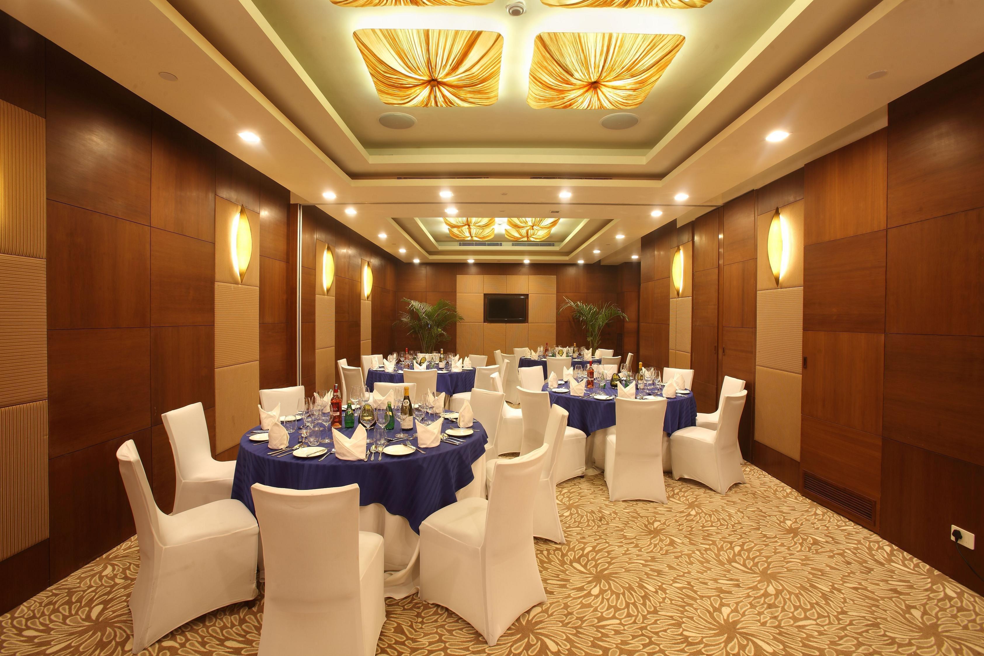 Hotel Crowne Plaza New Delhi Okhla By Ihg Exterior foto The Royal