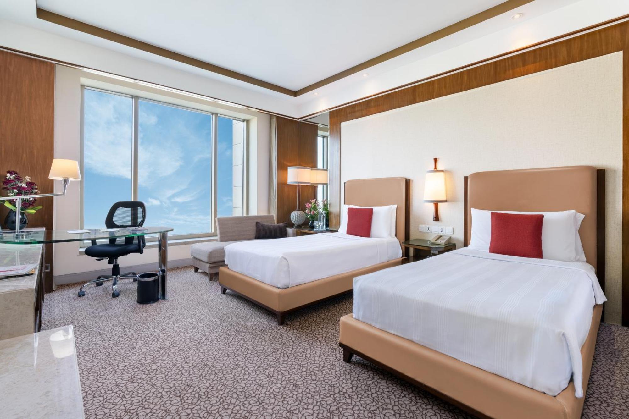 Hotel Crowne Plaza New Delhi Okhla By Ihg Exterior foto Deluxe Room