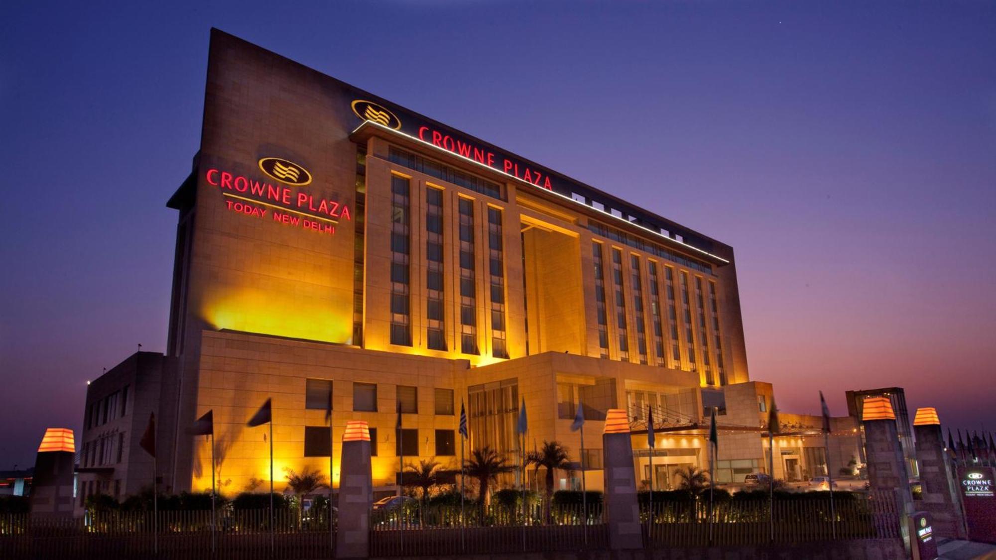 Hotel Crowne Plaza New Delhi Okhla By Ihg Exterior foto Crowne Plaza Hotel, New Delhi